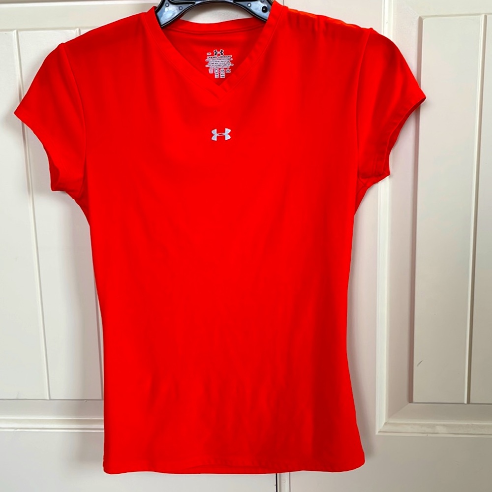 UnderArmour tshirt small and stretchy